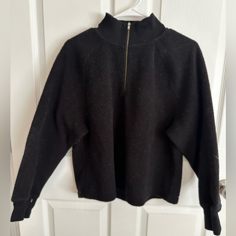 Pullover jacket with zipper